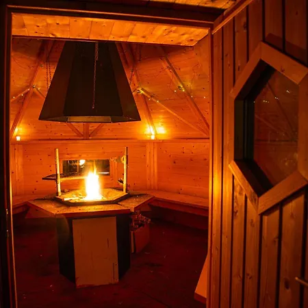 빌라 Arctic Aurora With A Lappish Grill Hut - Northern Lights And Private Sledding Hill In The Backyard, In The Hometown Of Santa Claus,