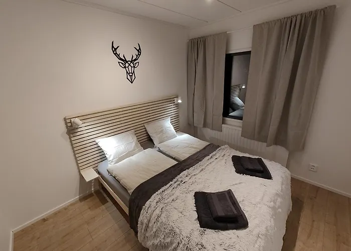 Arctic Aurora With A Lappish Grill Hut - Northern Lights And Private Sledding Hill In The Backyard, In The Hometown Of Santa Claus, Вилла *