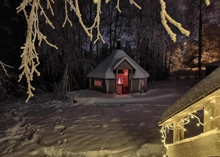 Arctic Aurora With A Lappish Grill Hut - Northern Lights And Private Sledding Hill In The Backyard, In The Hometown Of Santa Claus, Вилла