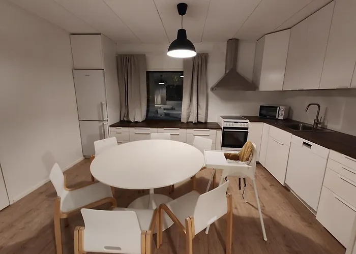 Arctic Aurora With A Lappish Grill Hut - Northern Lights And Private Sledding Hill In The Backyard, In The Hometown Of Santa Claus, Вилла Рованиеми