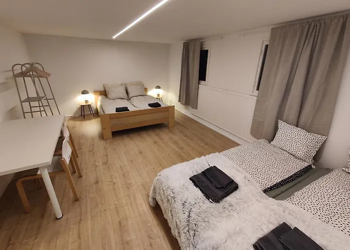 Arctic Aurora With A Lappish Grill Hut - Northern Lights And Private Sledding Hill In The Backyard, In The Hometown Of Santa Claus, Вилла Рованиеми